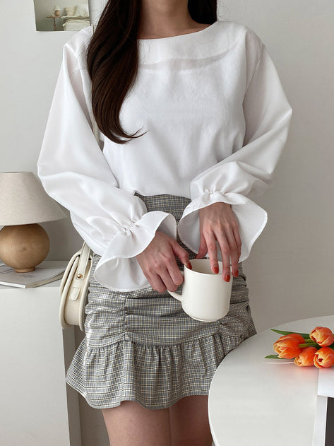 Ribbed sleeve frill blouse 