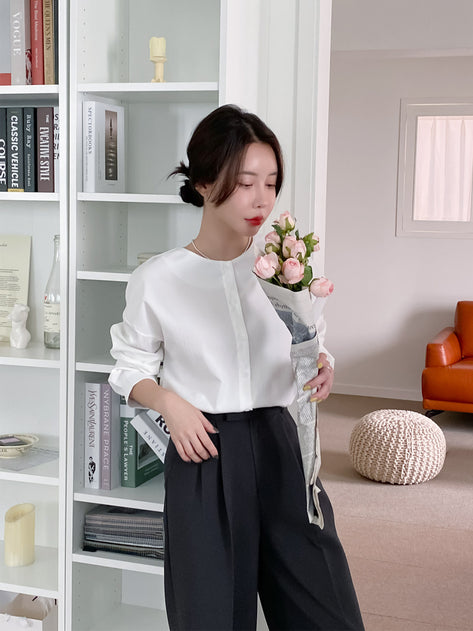 Hoafu rolling round neck blouse