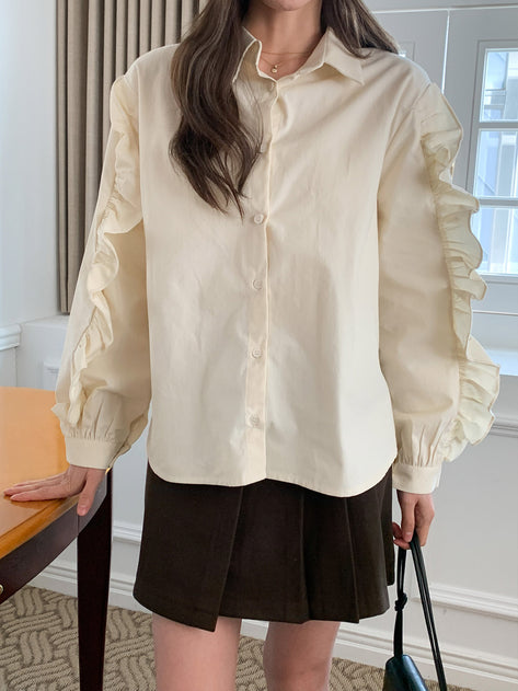 Kayufu sleeve frills plain blouse