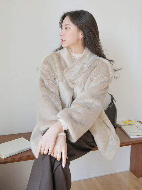 Ribbed High Neck Faux Fur Jacket 