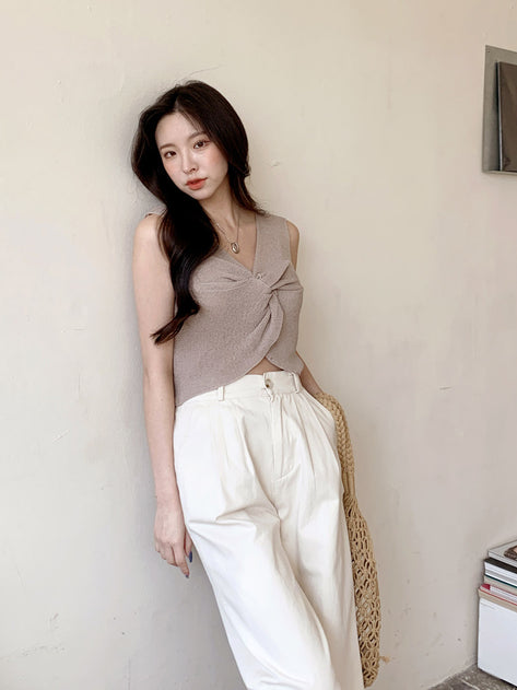 Soman twist knit without sleeves