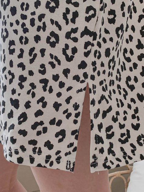 Hobina round leopard print long sleeve dress