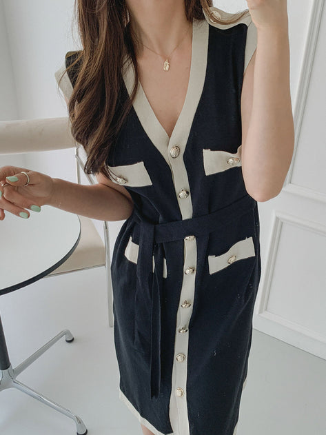 Narrow knit button sleeveless long dress