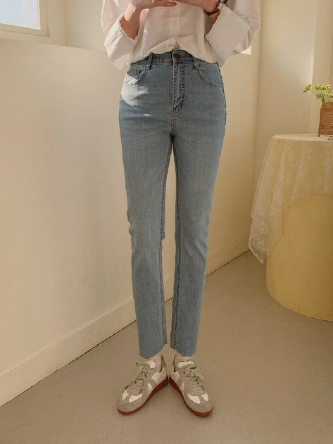 Hidden banding cut straight denim pants that came to see 